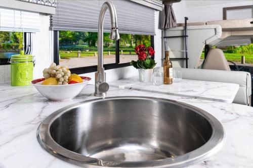 6280 - Kitchen Sink